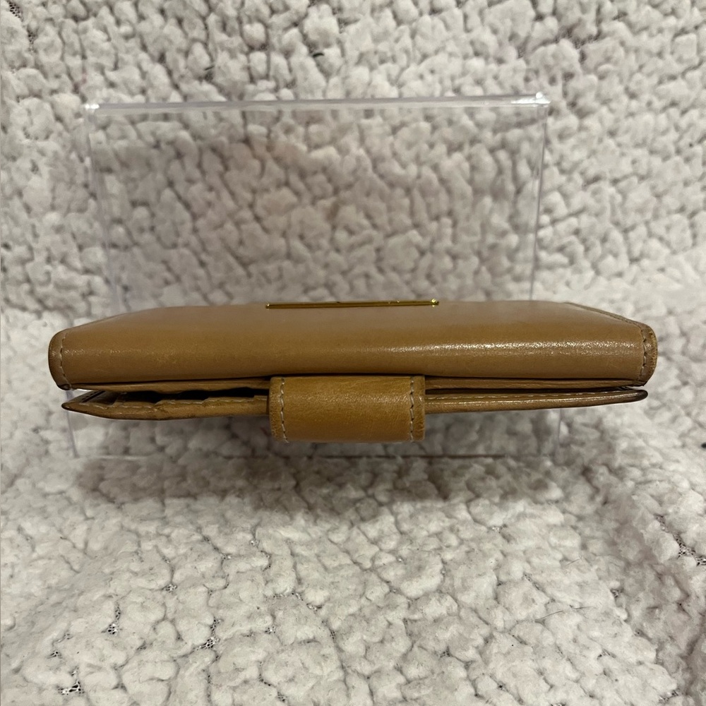 Gucci Vintage Tan Leather Bifold Wallet - Picture 10 of 10